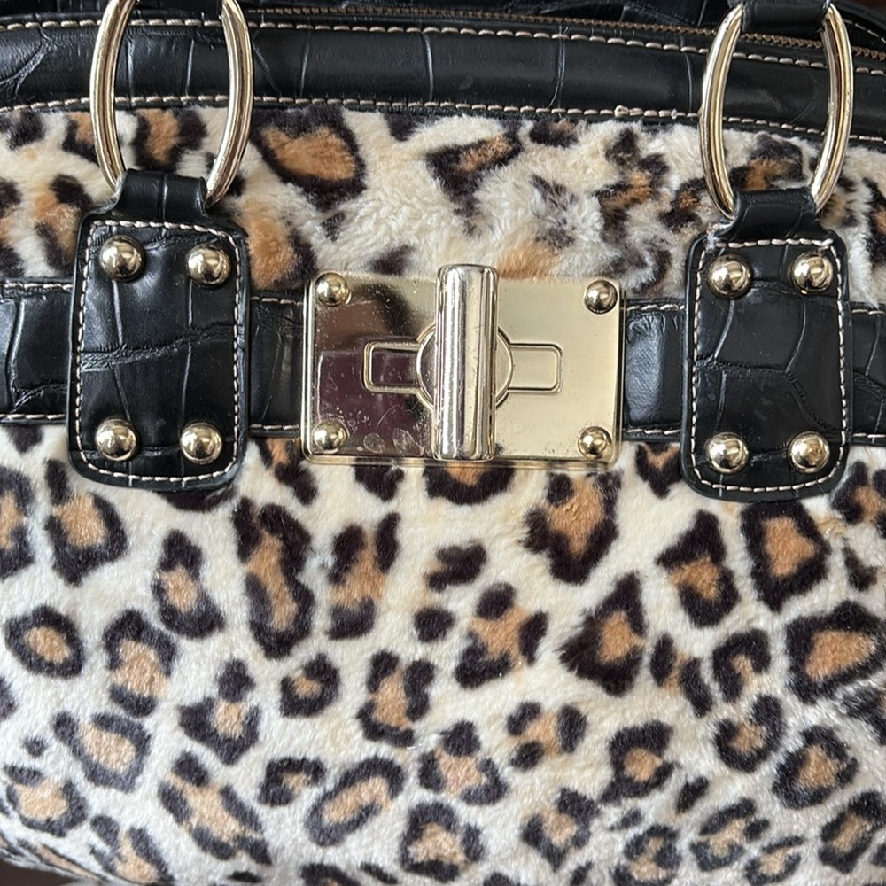 Kathy Van Zeeland   Leopard Faux fur shoulder bag  Croc leather trim 3 compartme - Picture 4 of 17